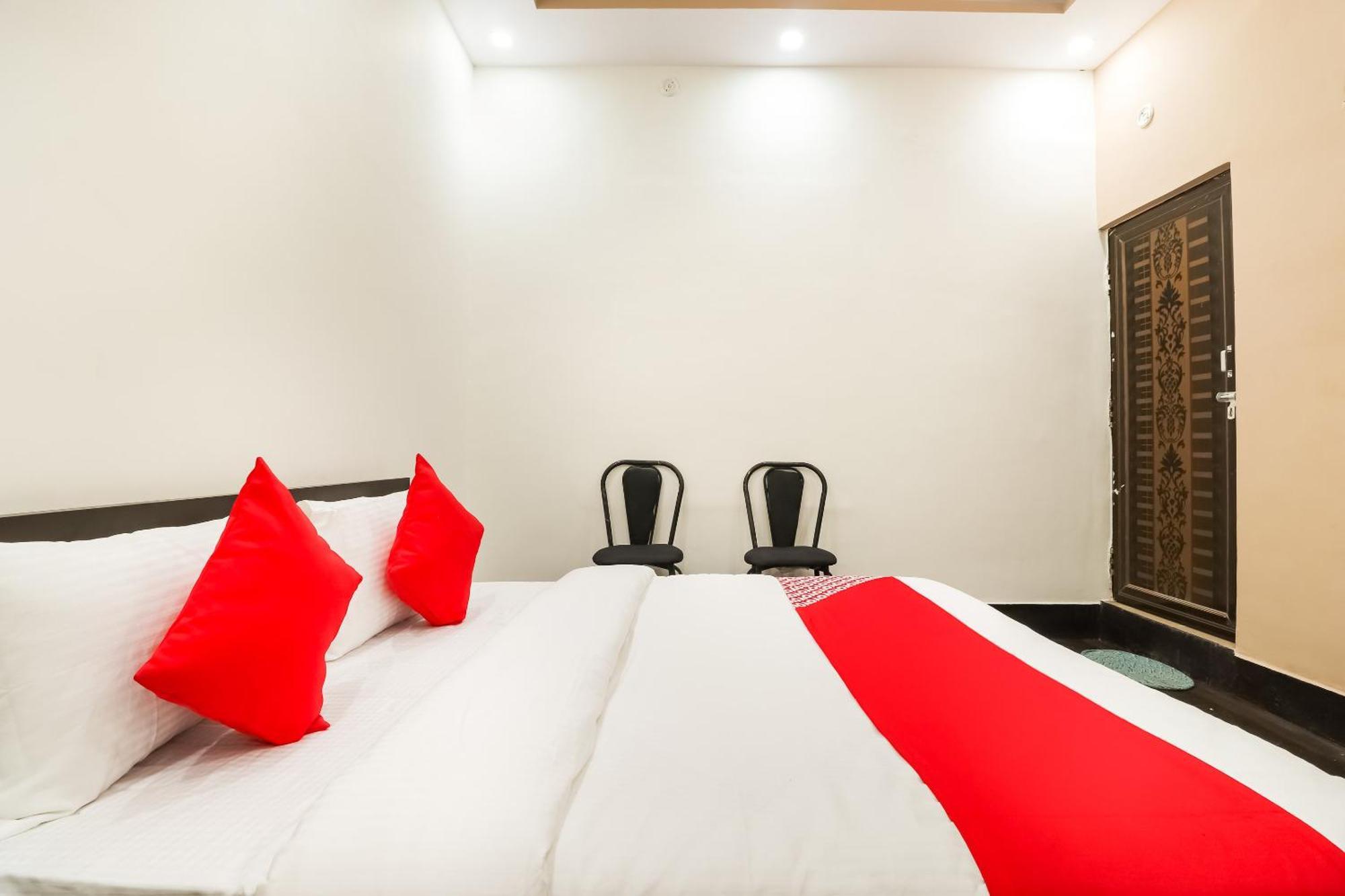 Oyo Hotel Pacifica Near Phoenix United Lucknow Exterior photo